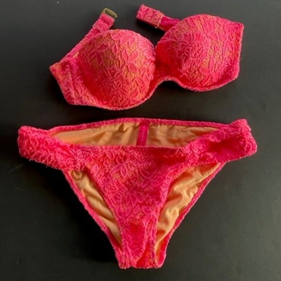 VICTORIA’S SECRET LACY BIKINI SET  32C Top, Small Cheekini Bottom   CORAL PINK - Picture 1 of 13